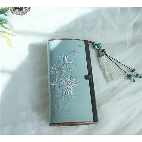 Exquisite Retro Embroidery Clutch Purse 🌸