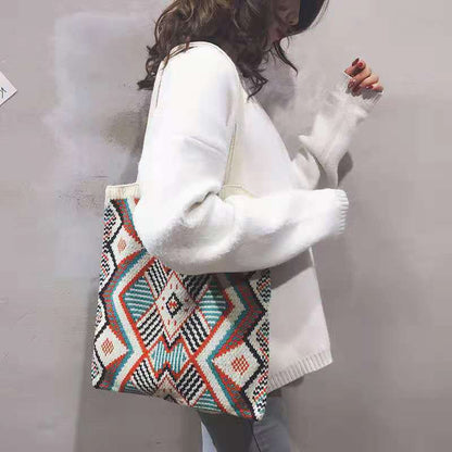 Single Shoulder Artistic Knitted Bag
