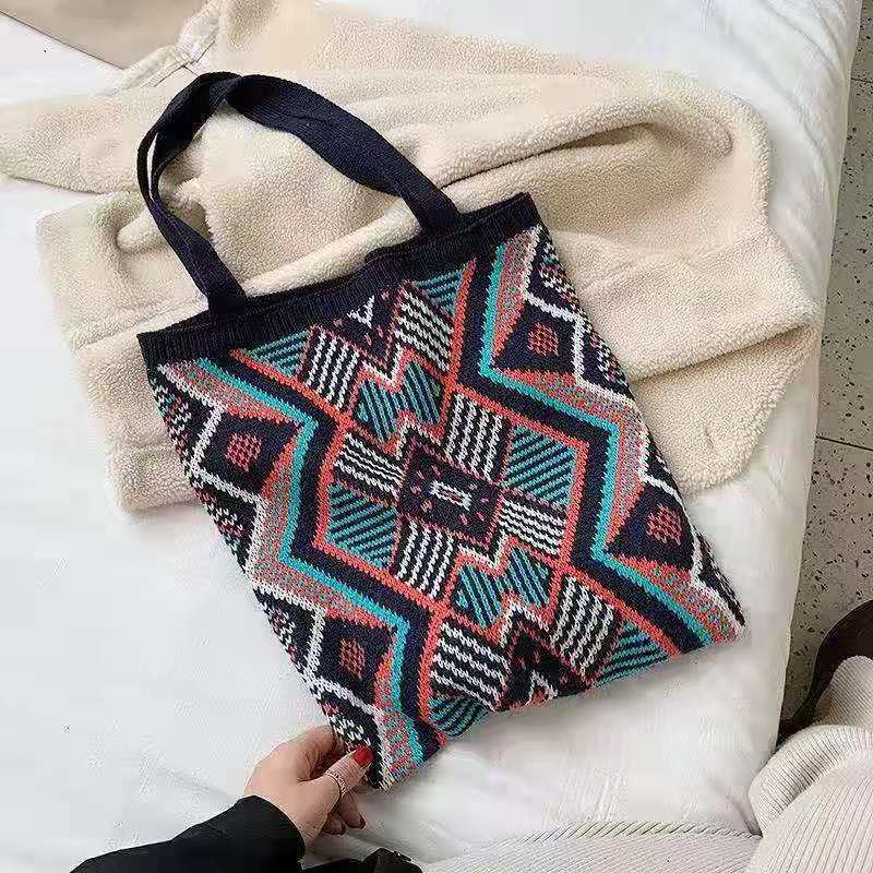 Single Shoulder Artistic Knitted Bag