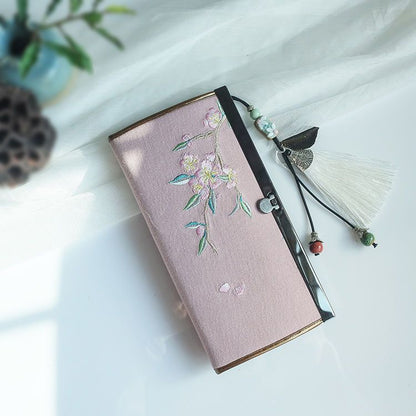 Exquisite Retro Embroidery Clutch Purse 🌸